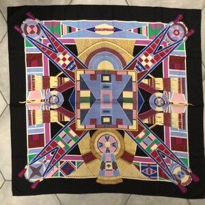 HERMES L’Art Indien des Plaines 100% Silk Scarf American Indian Themed